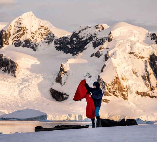 Nordspitzbergen Basecamp - Kajakfahren, Schneeschuhwandern, Wandern & Fotoworkshop © Antarktis Base Camp